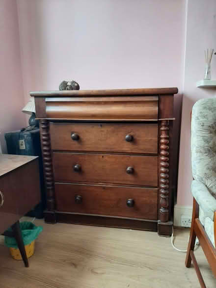 Photo of free Chest of drawers (Askew Road W12) #1