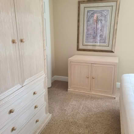 Photo of free 5 piece bedroom set (32162) #1