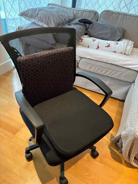 Photo of free Office chair (Canary Wharf) #1