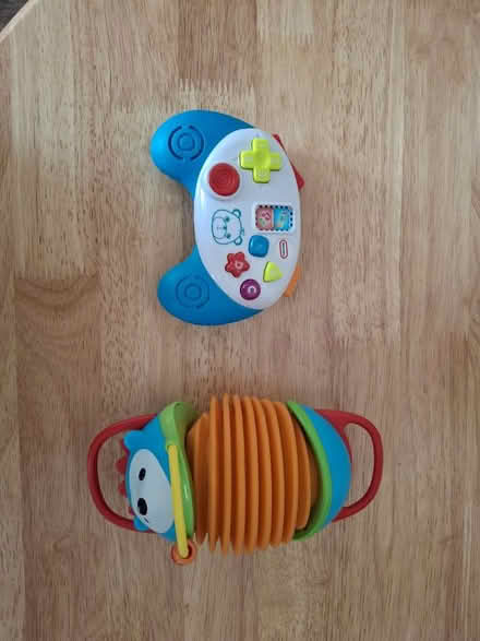 Photo of free Baby toys and plates (E3) #2