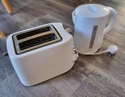 Photo of free Kettle and Toaster (Little Heath CV6) #1