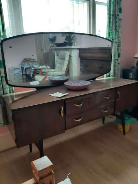 Photo of free Dressing table (Askew Road W12) #1