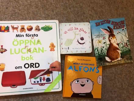 Photo of free Swedish kids books (Markfield Park N15) #3