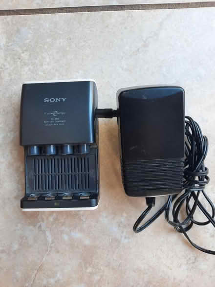 Photo of free Battery charger (Center and Bathurst (Vaughan)) #1