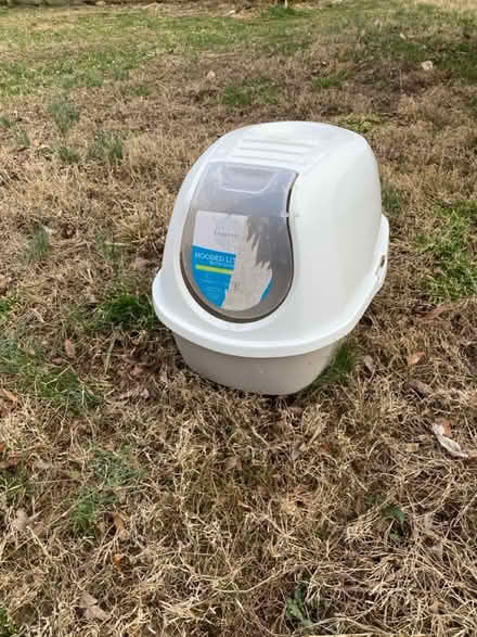 Photo of free cat liter box - clean (Varina) #2