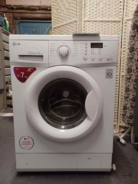 Photo of free LG Washing Machine (Gatley SK8) #1