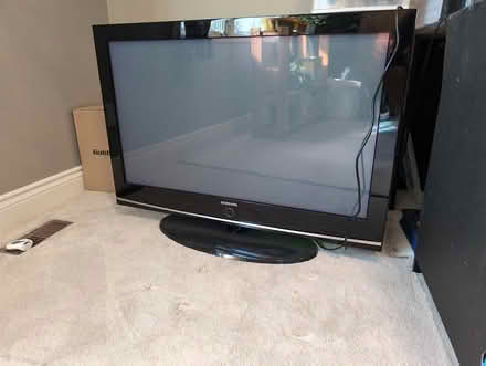 Photo of free TV (Trafalgar/River Oaks, Oakville) #1