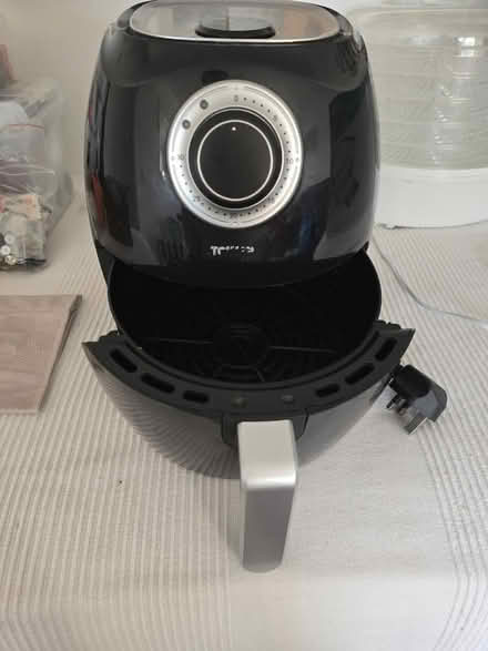 Photo of free Small Air Fryer (SN25 Blunsdon) #1