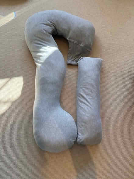 Photo of free Pregnancy Pillow (Chiswick) #1