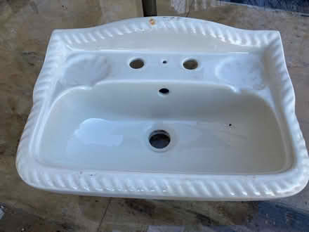 Photo of free Basin (CT10) #1