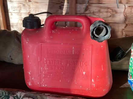 Photo of free Fuel cans (Six Ways AL8) #1