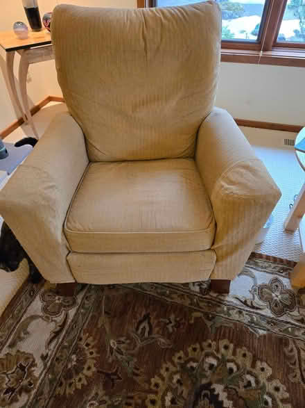 Photo of free Comfortable Recliner (Awbrey Butte) #1