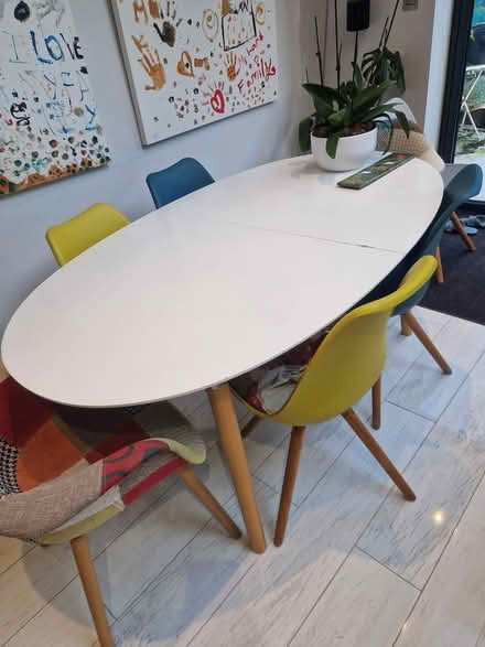 Photo of free Oval Dining Table w/wo 4 Chairs (SW14) #1