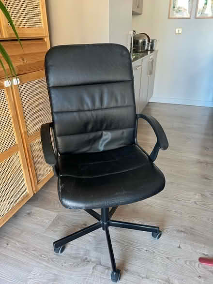 Photo of free IKEA office chair (London Fields E9) #1