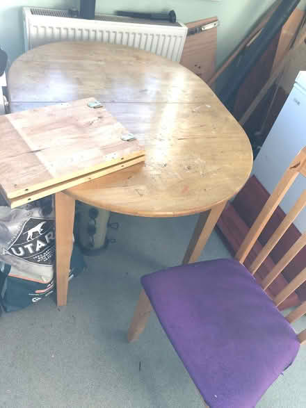 Photo of free Extenadable kitchen table & 2 chairs (Wigmore HR6) #1