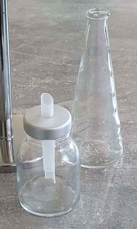 Photo of free Kitchen roll holder, sugar dispenser and glass vase (Nanpantan LE11) #2