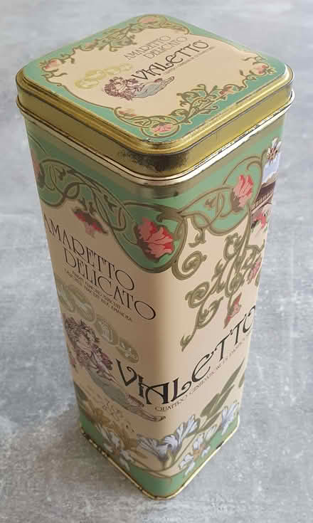 Photo of free Tall Biscuit Tin (Nanpantan LE11) #1