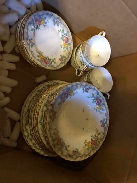 Photo of free Cheerful China set (Mount pleasant) #2