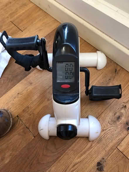 Photo of free portable bike machine (Woodbridge) #1