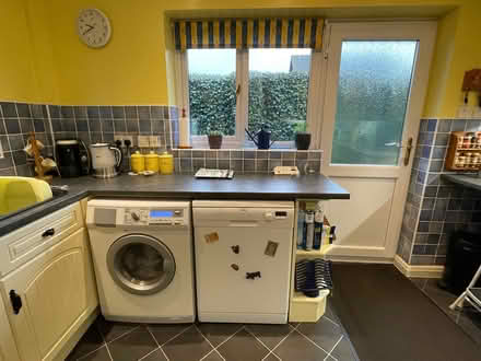 Photo of free Kitchen Units and most appliances (wokingham RG41) #2