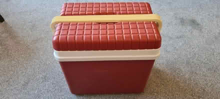 Photo of free Cool box, various freezer blocks and wine bottle chiller (Beckenham BR3) #1