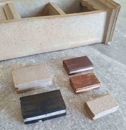 Photo of free Miniature/Toy Bookcase (with books/vase) (Nanpantan LE11) #3