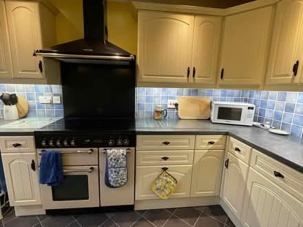 Photo of free Kitchen Units and most appliances (wokingham RG41) #3