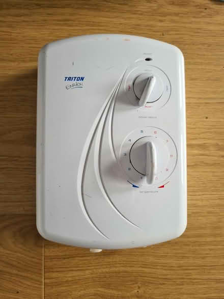 Photo of free Power shower (N15 next to Chestnuts Park) #1