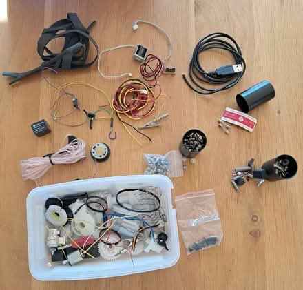 Photo of free Various computer parts & leads (Arundel BN18) #1