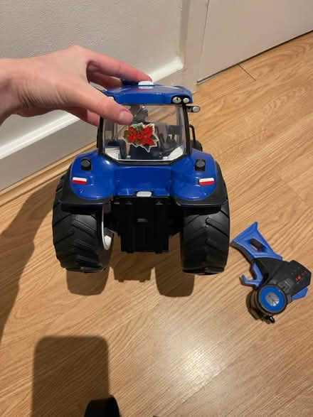 Photo of free Tractor remote toy (en1) #3