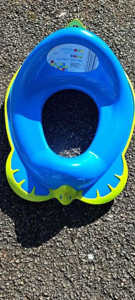 Photo of free Blue toilet seat (OX14 off Colwell Drive) #1