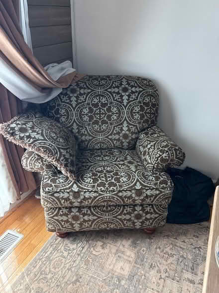 Photo of free Feee lounge chair (Dearbought Frederick) #1