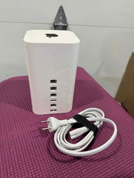 Photo of free Apple AirPort Extreme (A1521) (101 and Fair Oaks Sunnyvale) #1