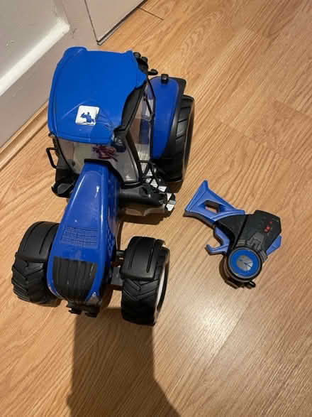 Photo of free Tractor remote toy (en1) #1