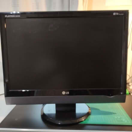 Photo of free LG Flatron M228WD TV (South Croydon CR2) #1