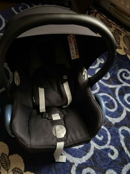 Photo of free Baby car seat maxi cosi (LE4 Beaumontleys) #2