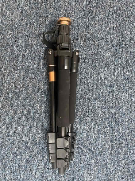 Photo of free SLR camera tripod (Ferndown BH22) #2