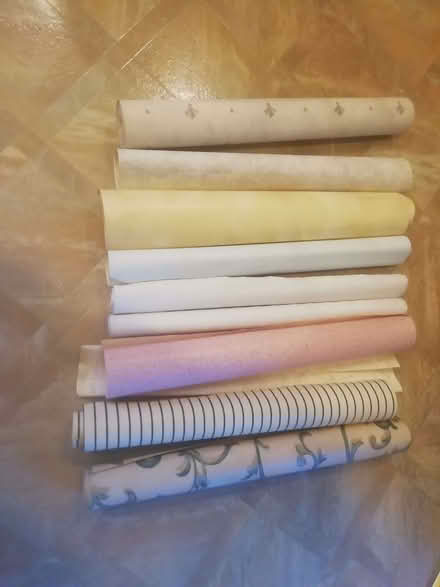 Photo of free Part rolls of wallpaper (GU52) #1