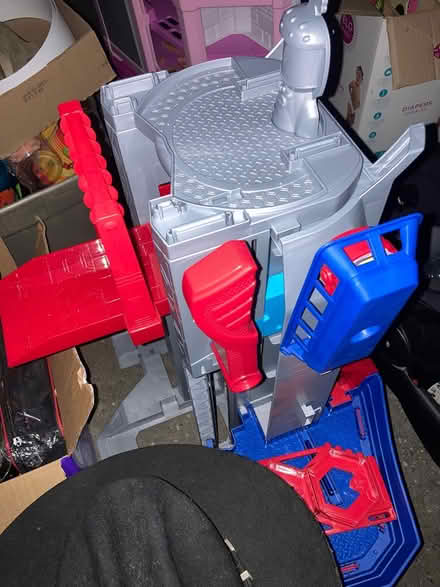 Photo of free Curb alert toys, baby items, plates (De Anza Blvd/Fremont Sunnyval) #2