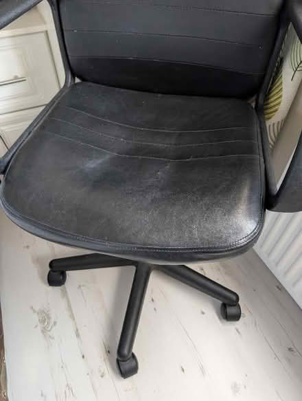 Photo of free Computer chair/desk chair (Barton-in-Fabis CP NG11) #1