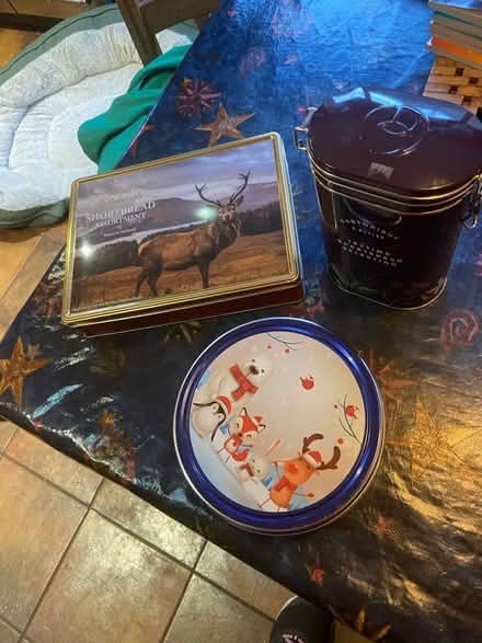 Photo of free Biscuit tins (BT10) #1