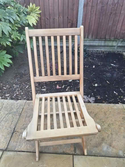 Photo of free Garden table and 4 chairs (Wendover HP22) #4