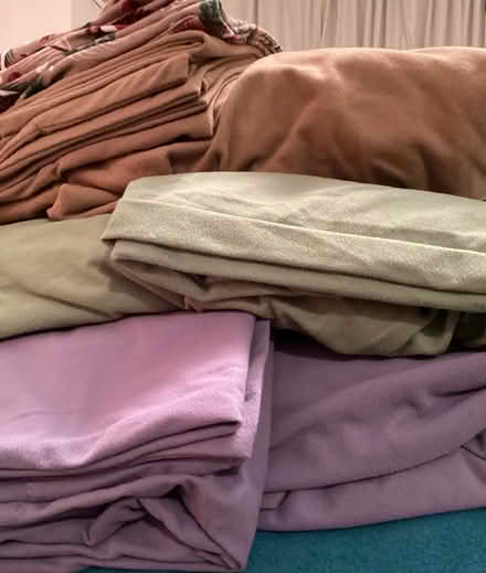 Photo of free Twin fitted sheets & pillow cases (High park & Glenlake area) #3