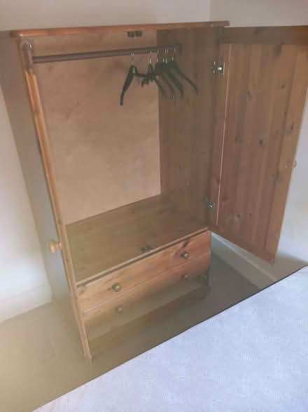 Photo of free wardrobe (Abbey Wood DA17) #1