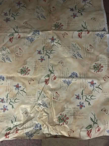 Photo of free Wipe clean table cloth (OX4) #2