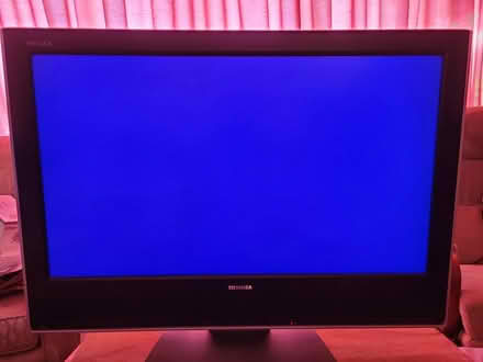 Photo of free 32 inch Toshiba lcd tv (Dixie and Clark Bramalea) #3