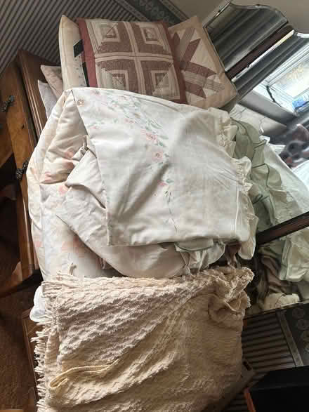 Photo of free Duvet Covers and Kitchenware (Comber BT23) #2