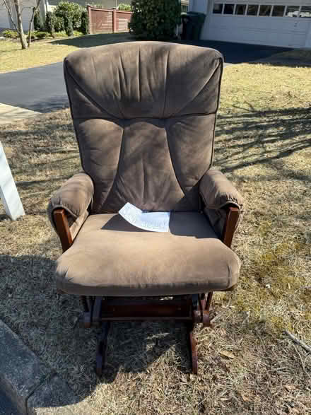 Photo of free Reclining rocking chair (McLean Hamlet, Birnam Wood Dr) #1