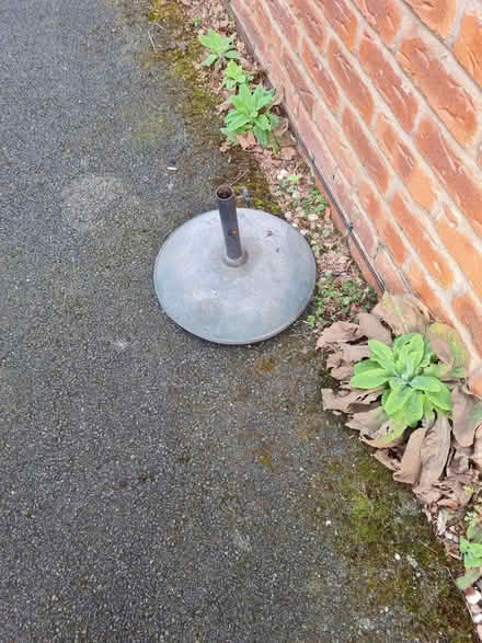 Photo of free Parasol base (Walton Summit PR5) #1