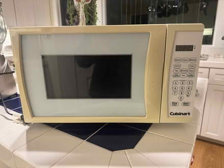 Photo of free Working Microwave (Burton Hill, Vashon) #2